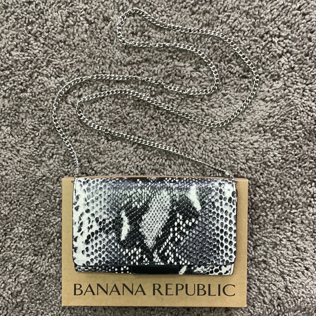 Banana Republic Vegan Leather Smartphone Crossbody